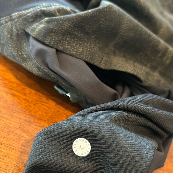 Lululemon Mens large 9” inseam lined shorts olive and black - Picture 2 of 13